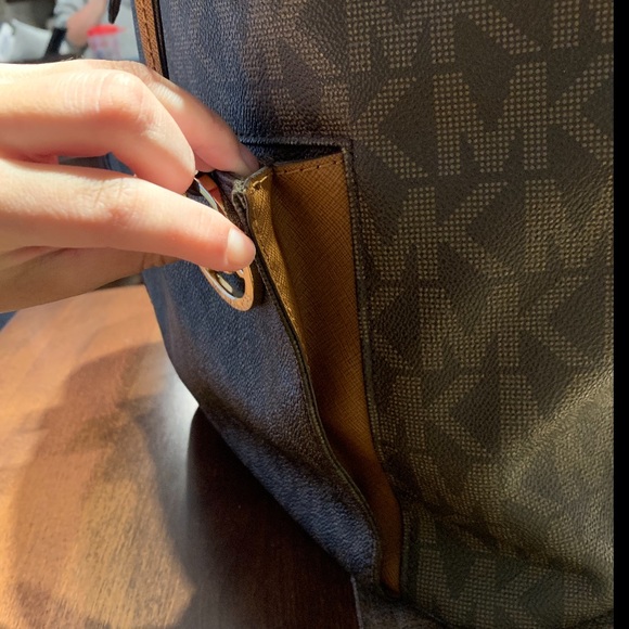 Authentic Michael Kors purse - Picture 5 of 14